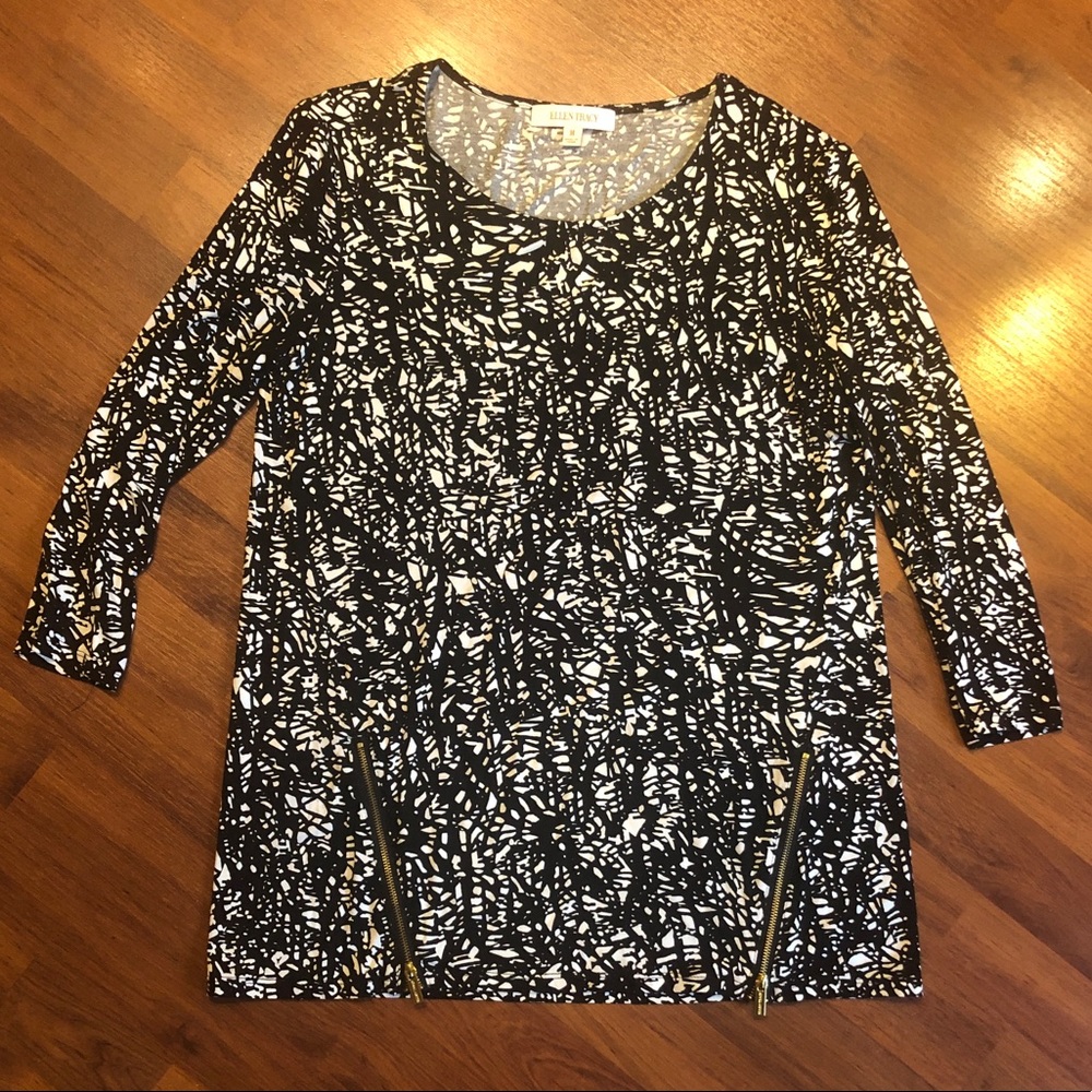 Ellen Tracy Quarter Sleeve shirt with zippers. Size medium. “Bouncy” material.